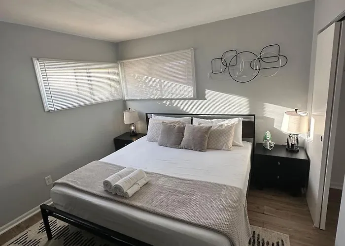 Ranch Single Level Near Downtown Ferienhaus